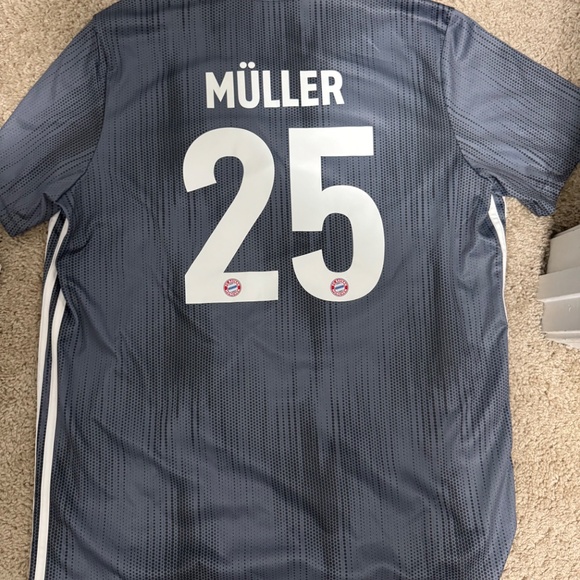 Thomas Müller Bayern Munich Jersey Men’s XL - Picture 2 of 4